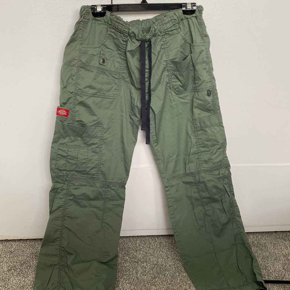 Dickies green scrub set size M